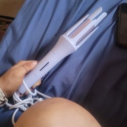  a big hit on tiktok/ Curls your hair without burning it