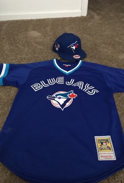 Blue Jays jersey and matching hat sz. Med