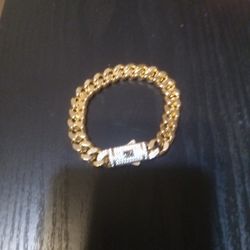 7 1/4" Cuban Gold Bracelet With C.Z.