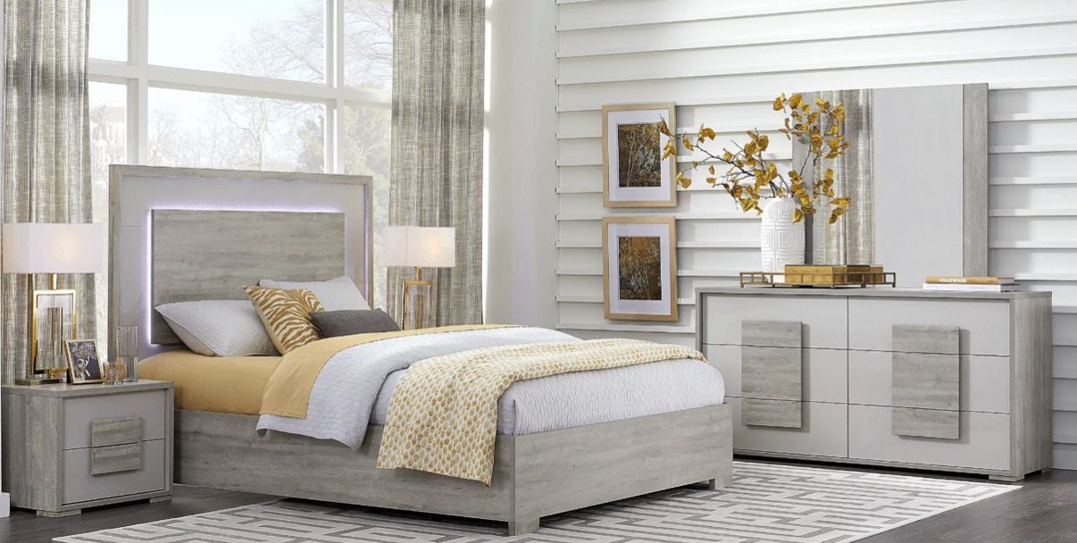 Queen 4 Piece Bedroom Suit w/ Mattress