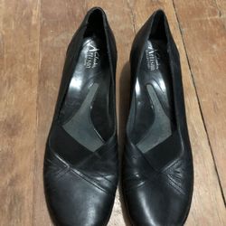 Clarks Artisan Collection Black leather heels