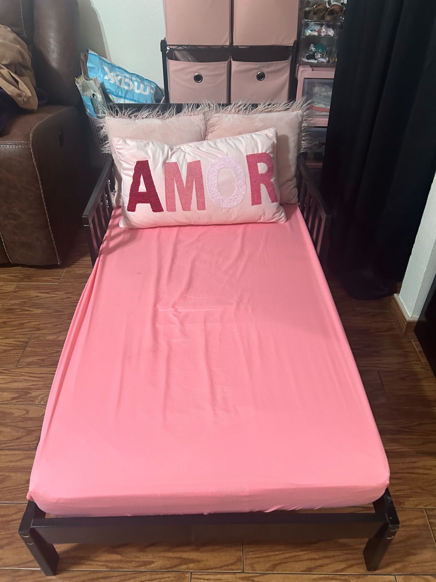 Toddler bed