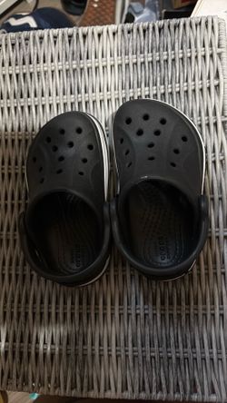 Black crocs