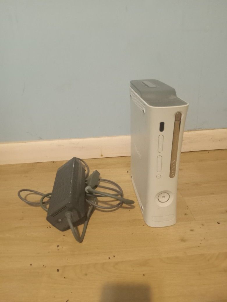 Xbox 360 With HDMI And Power Cord 60gb HDD