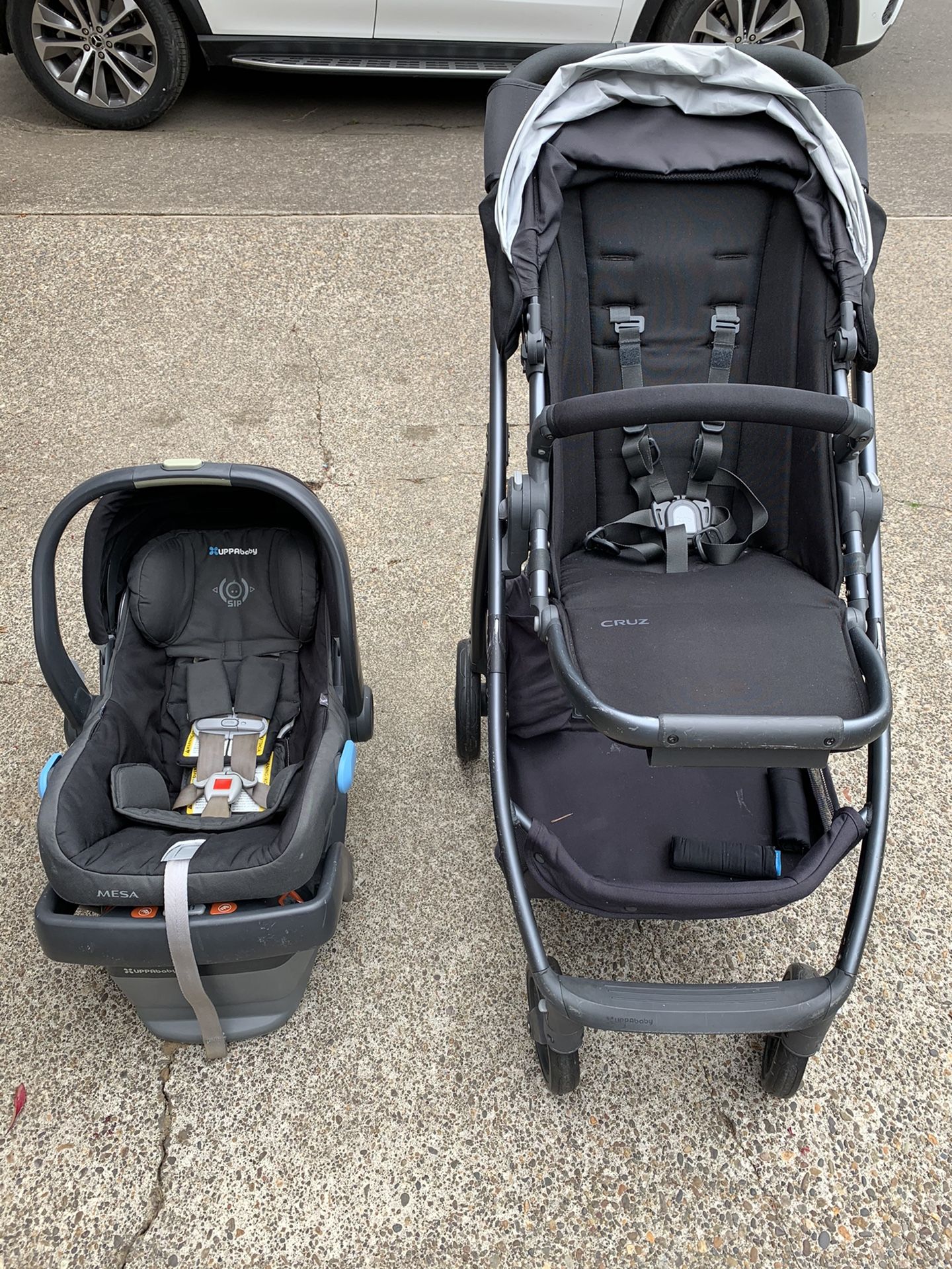 Uppa Baby Cruz Stroller and Uppa Mesa Infant Car Seat