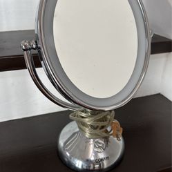 Conair Vanity Mirror With Lights