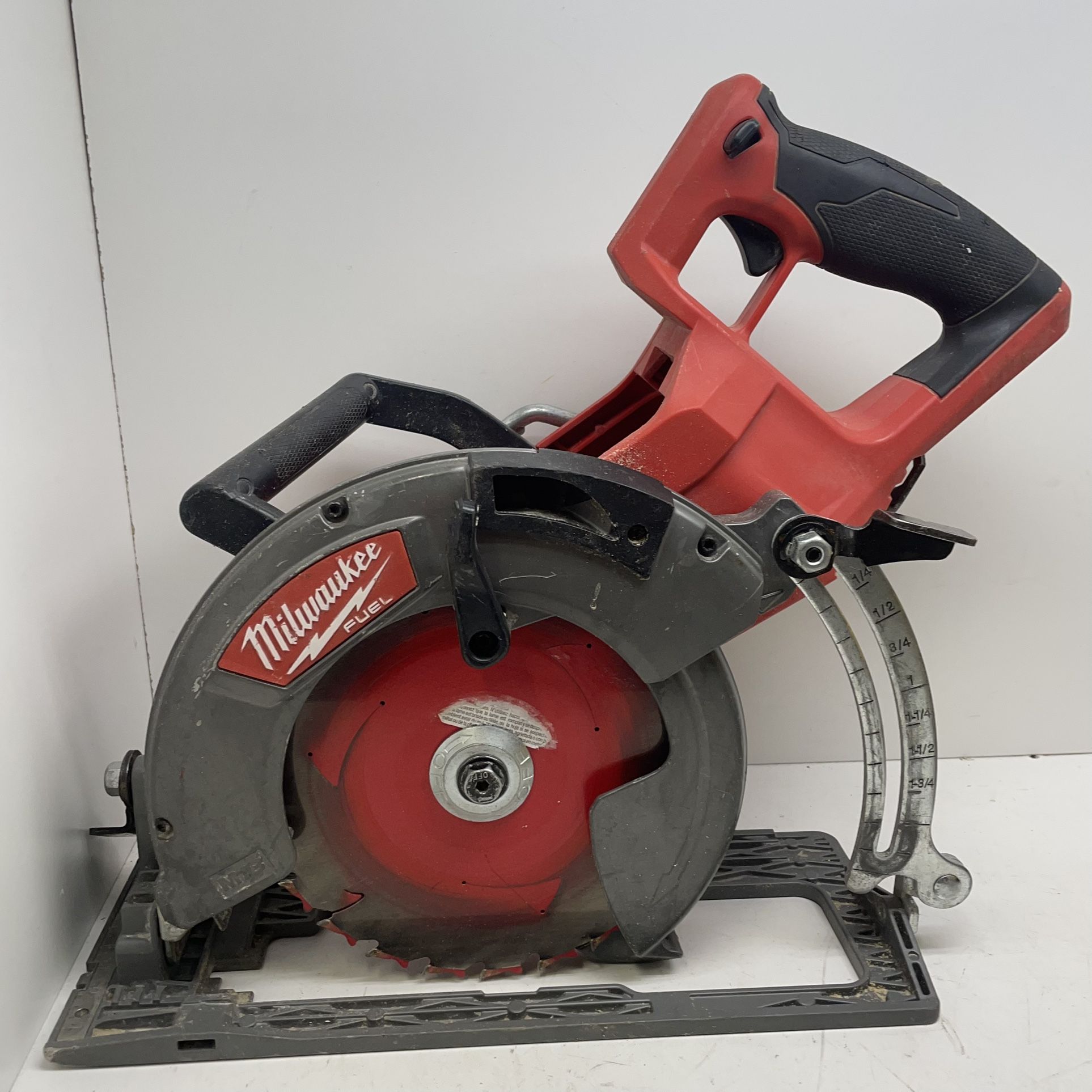 Milwaukee M18 Fuel Brushless Circular Saw 189056/14