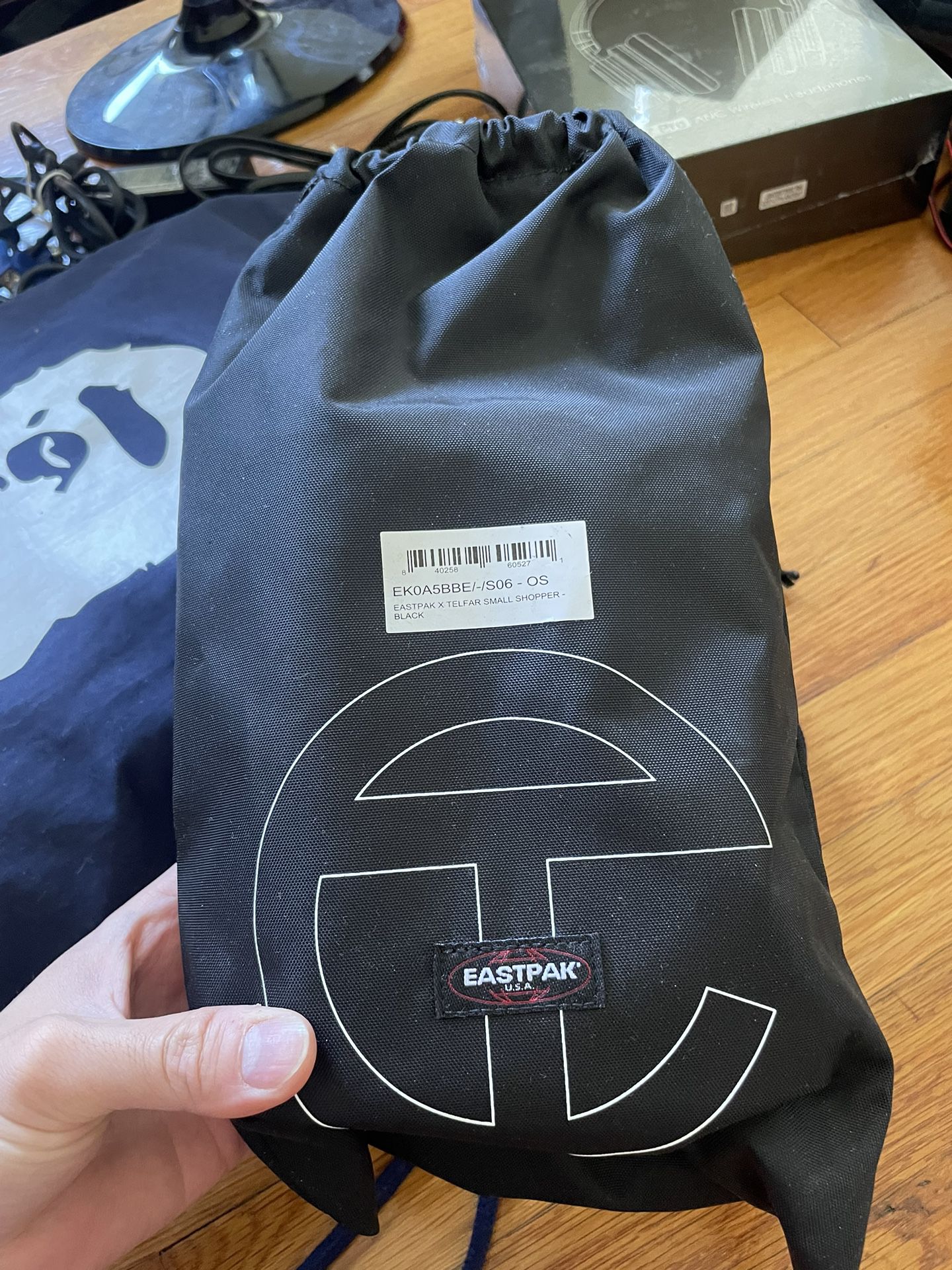 Gelijkenis roekeloos Begin Eastpak X Telfar Small Shopper Bag Black Brand New for Sale in Los Angeles,  CA - OfferUp