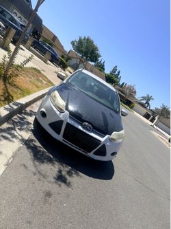2014 Ford Focus SE - Mechanic Special - $1,500 OBO