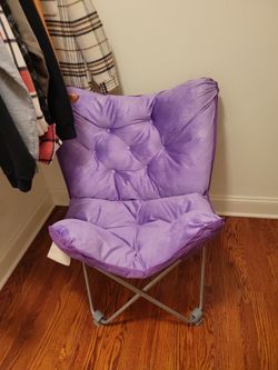 Plush foldable chair like new