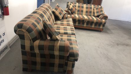 Living room set very good condition like new very strong