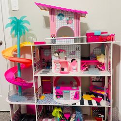 Lol Doll House With Accessories Included As Shown In The Picture 