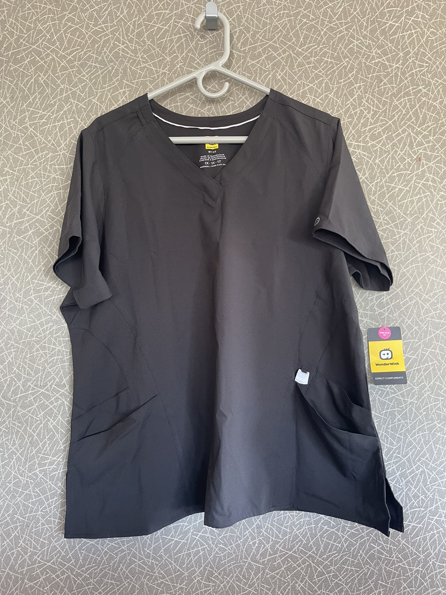 XL Scrubs Top