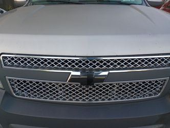 07-14 Chevy Tahoe grill/w. Bowtie