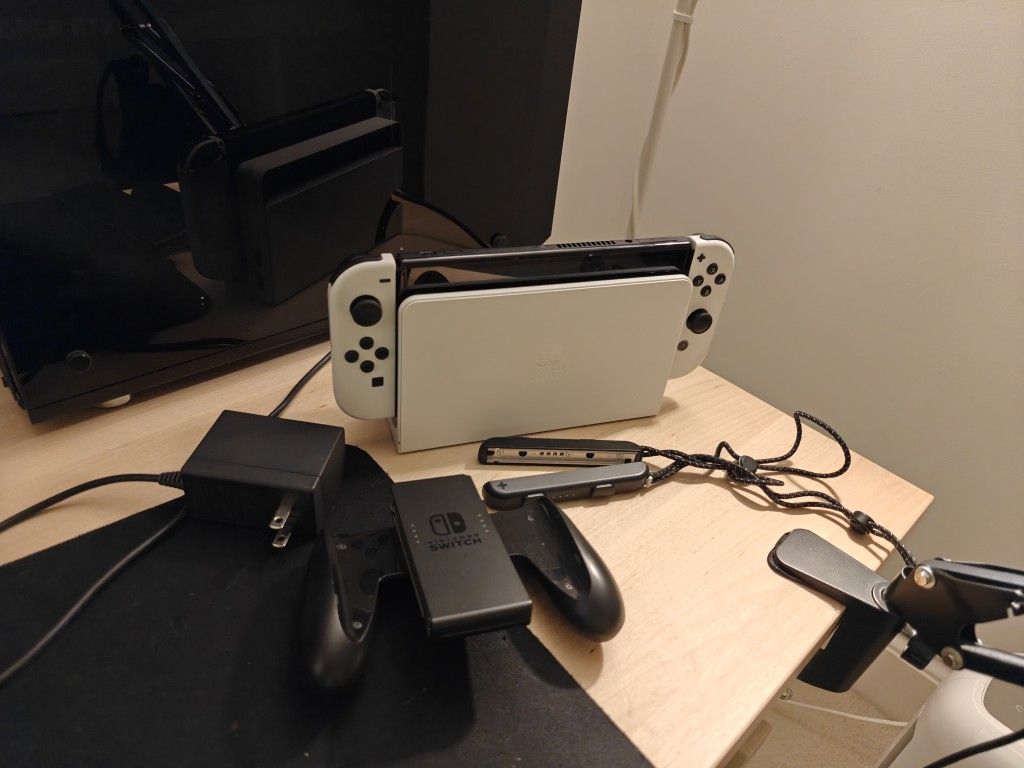 Switch OLED - Very Good Condition