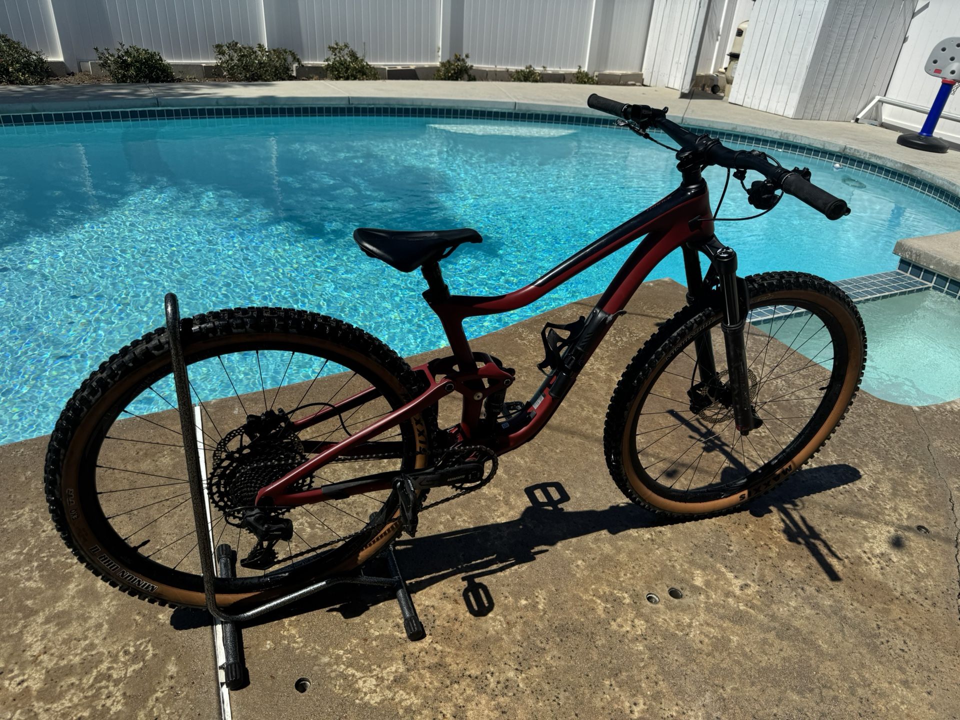 Giant Medium Trance X Advanced Pro 29er 3 Mountain Bike