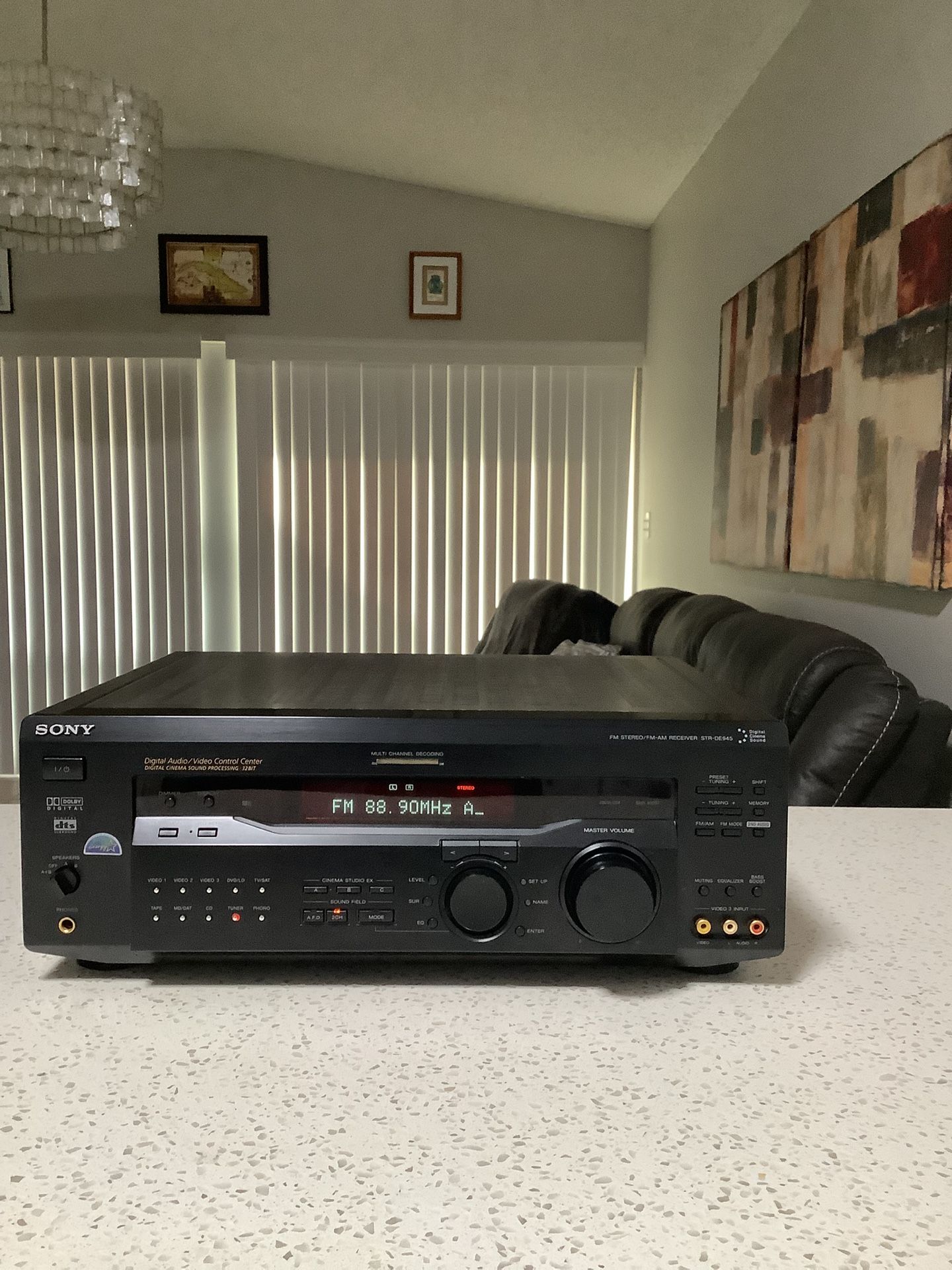 * Sony * High Power Home Theater Surround Sound & Stereo Receiver . Amazing Sounding Receiver In Like New Condition . Must See .