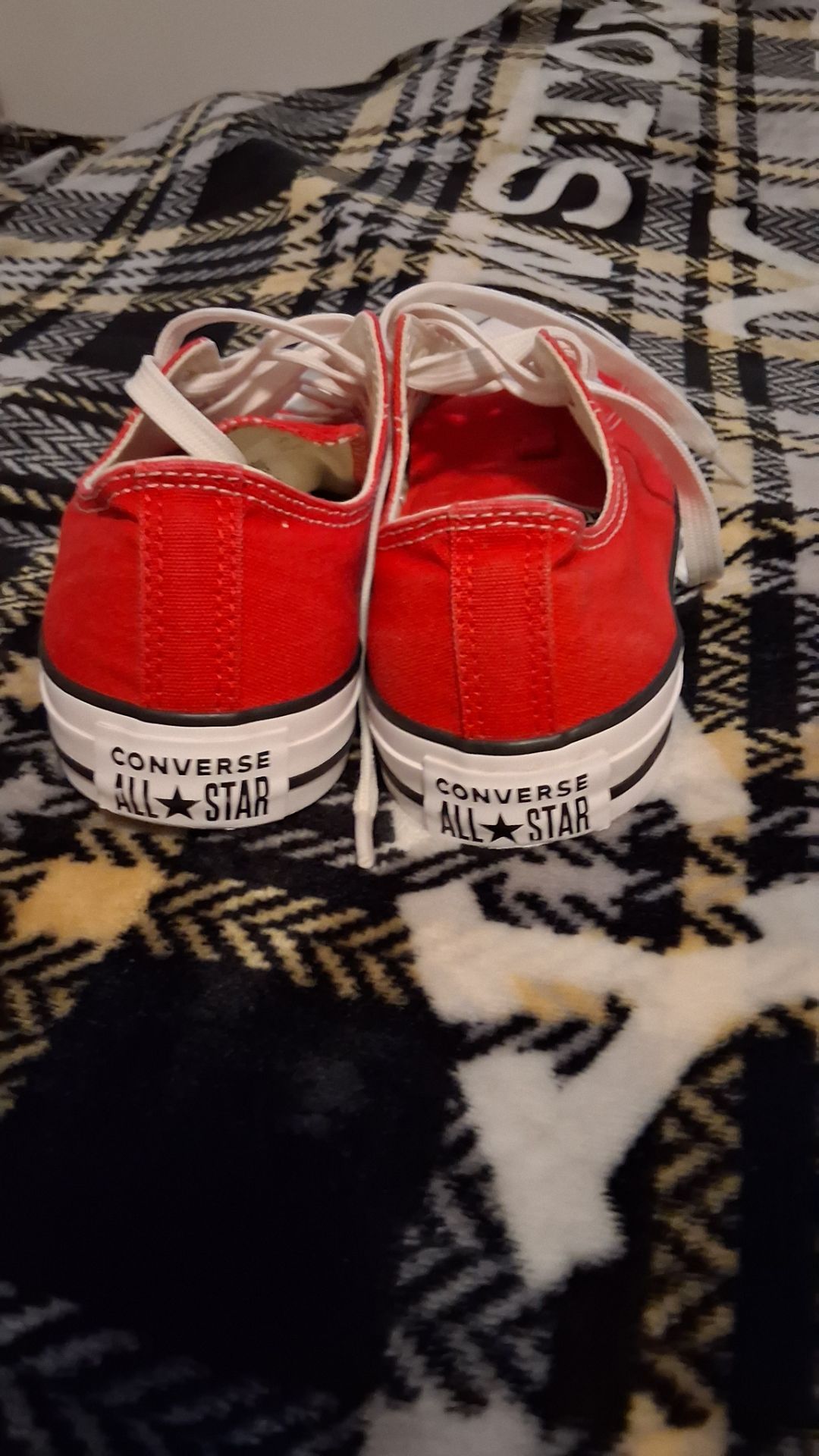 Red converse size 8