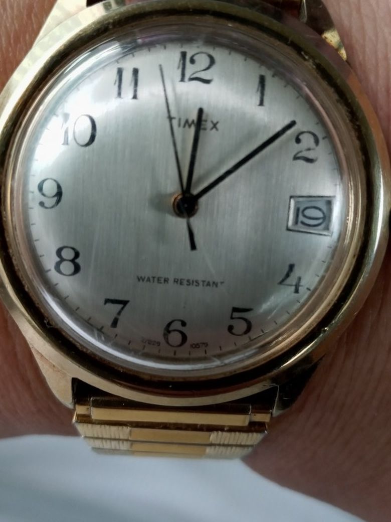 Vintage 17 Jewel Made Timex Self Wind Auto