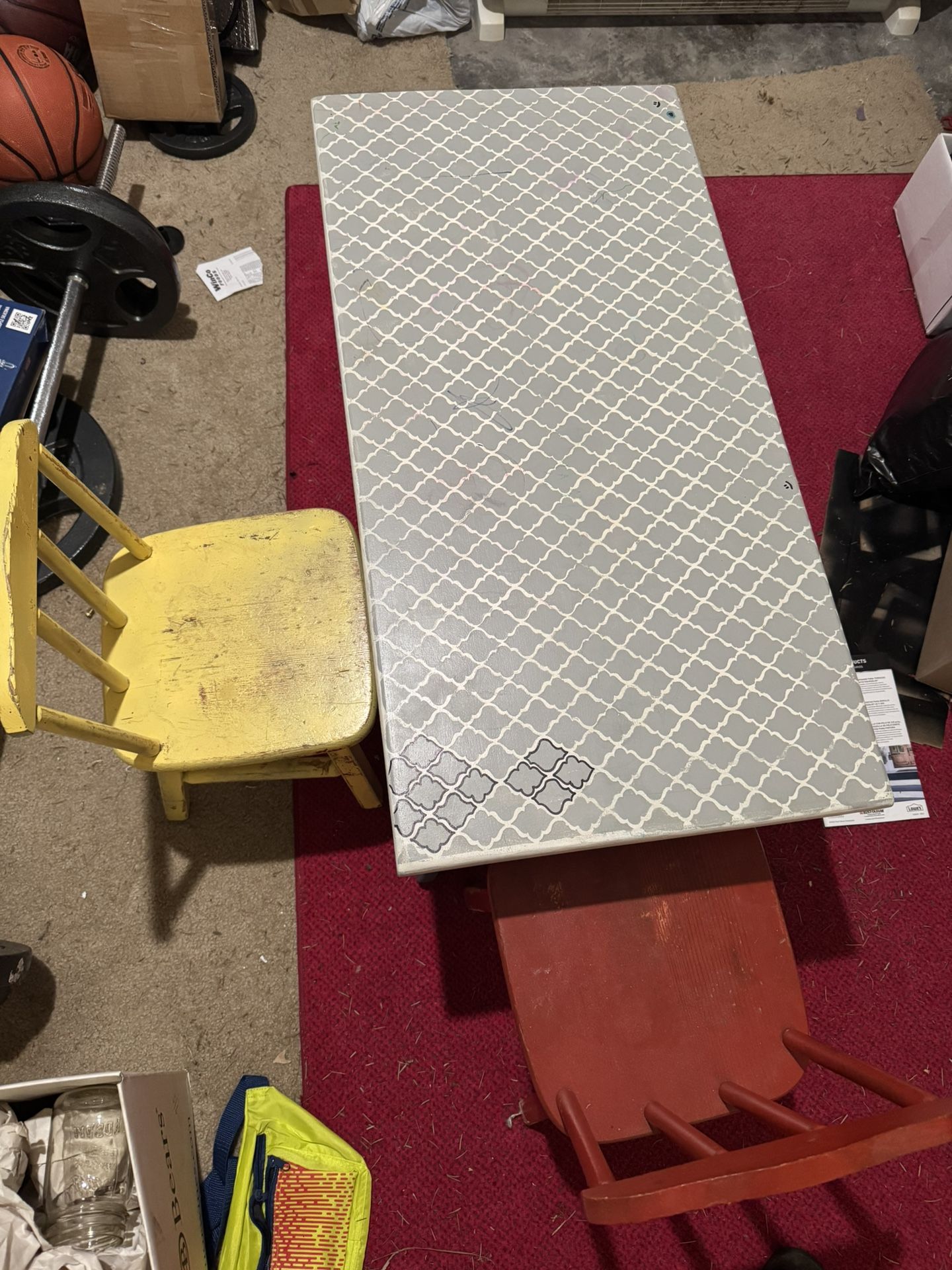 Coffee Table And Kid Chairs