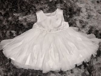 Baby Gap Beautiful white dress 6/12 mo so soft and comfortable