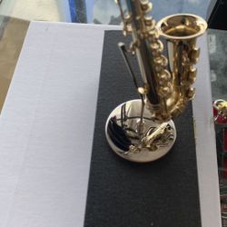 7.5 Saxophone  With Case