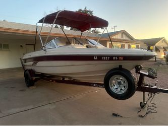 1999 Reinell boat open bow in board outboard motor four-cylinder cobra out drive ski and bass boat runs excellent