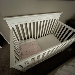 Graco Baby Crib Comes With Two Mattresses 