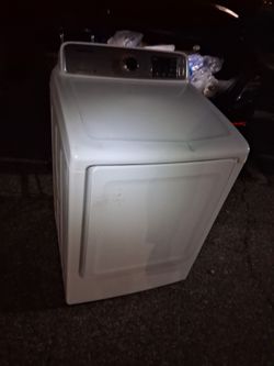 Samsung White Front-Load Clothes Dryer
