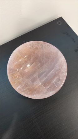 Rose quartz with golden healer bowl