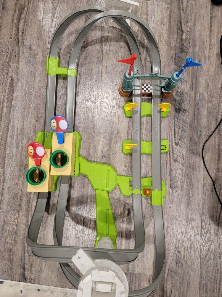 Hot Wheels Mario Kart Track