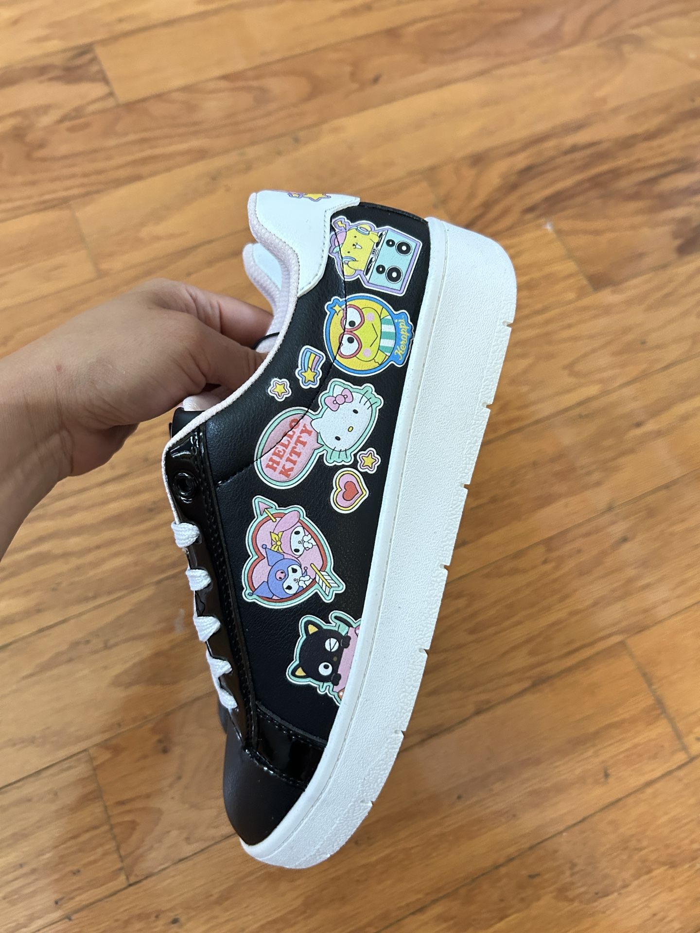 NWT Licensed Hello Kitty & Friends women sneakers Size 7
