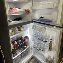 LG Refrigerator (no Freezer)