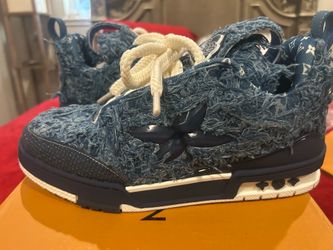 Size 9 m new L ..v.  new.  299$ obo