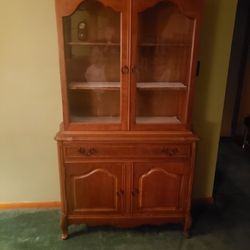 Antique Broyhill China Cabinet 