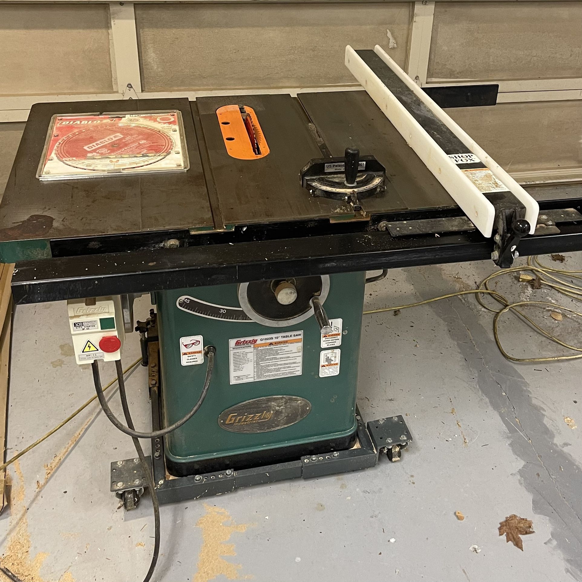 Grizzly Table Saw for Sale in Medina, WA OfferUp