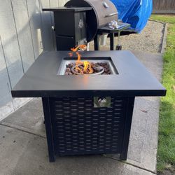 Outdoor Propane fire pit table 