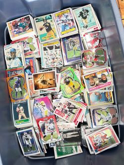 Sports cards Football 🏈 baseball ⚾️ cards BIN FULL NICE CARDS 👀