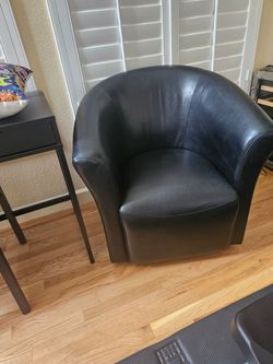 Modern Swivel Arm Chair Black Sitting Livingroom