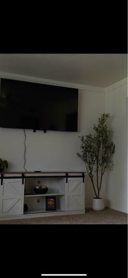 Tv entertainment center/ stand