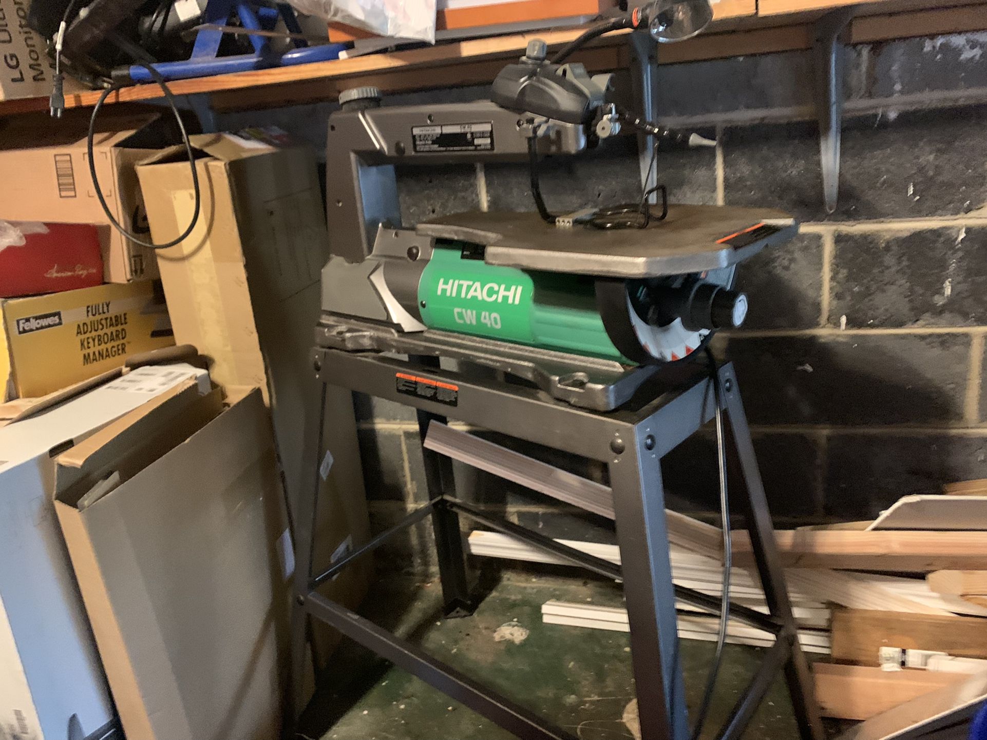 POWER TOOLS HITACHI CW40 16" VARIABLE SPEED SCROLL SAW
