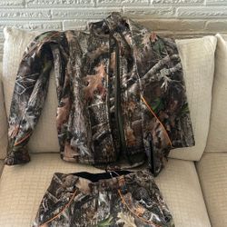Women’s Camo Pants And Coat