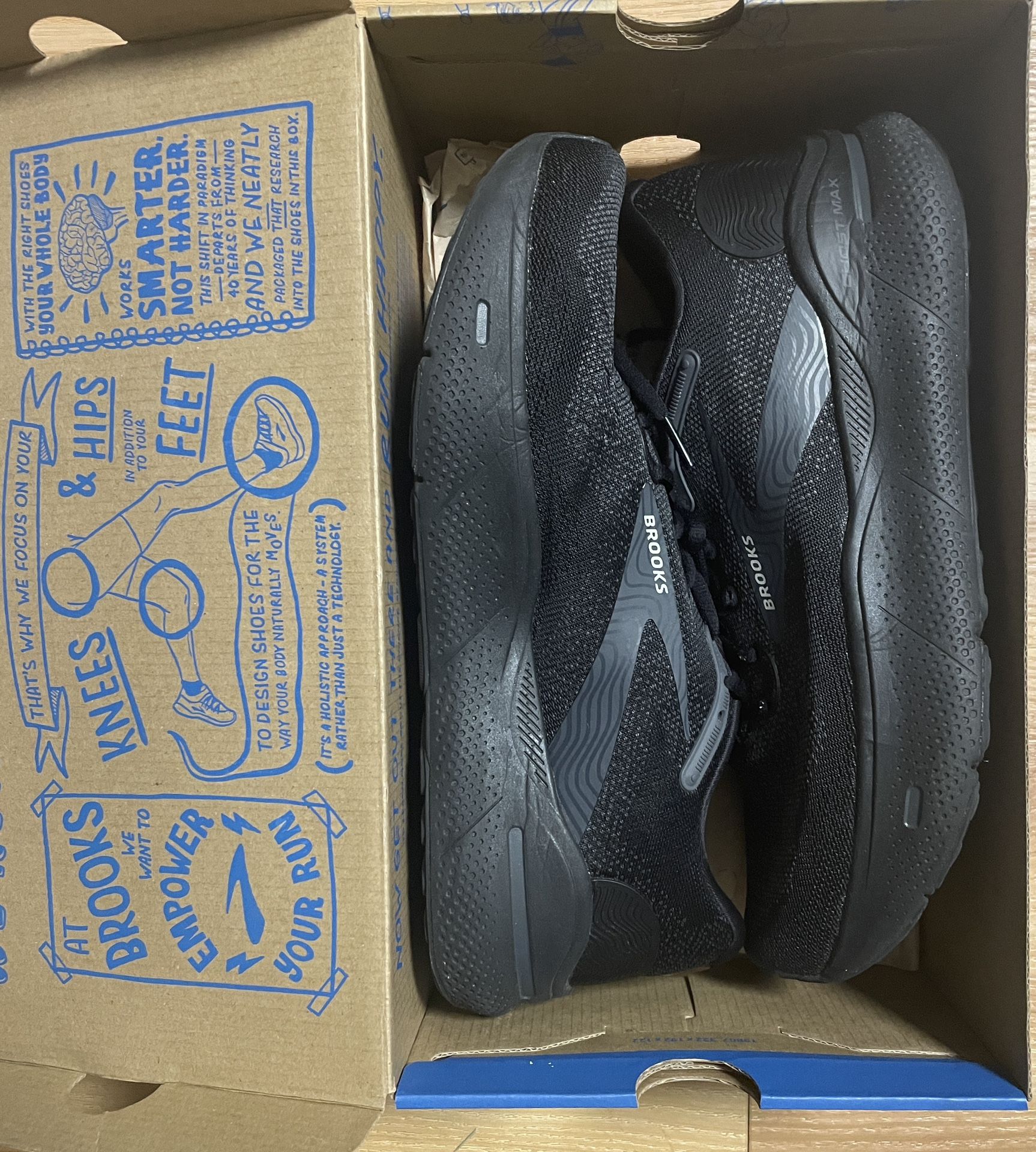 Brooks ghost Max men’s size 10 wide