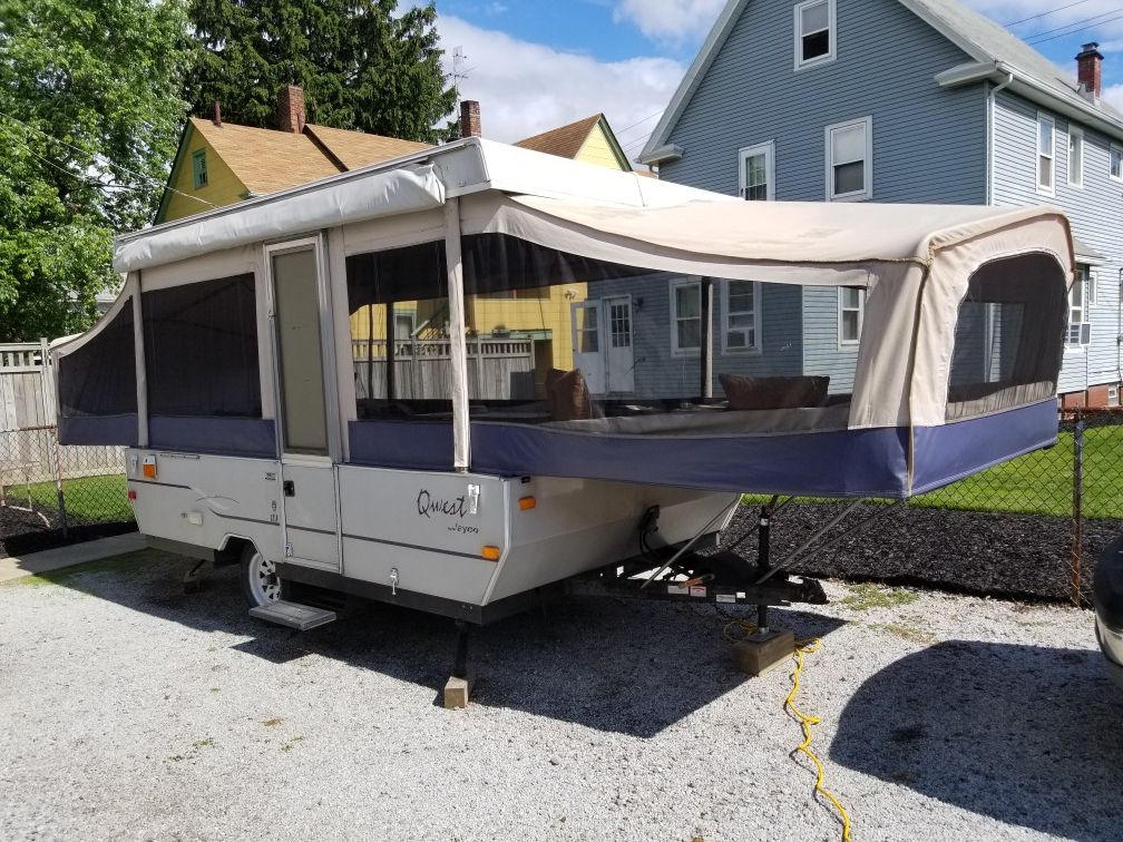 2002 Jayco Qwest Pop Up Camper Trailer