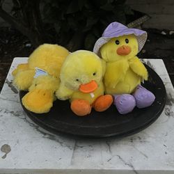 Cute Duck Plush Lot (3) – Small Yellow Duckies 7–10” | Easter / Nursery Decor  ⸻  DESCRIPTION  Adorable lot of three small yellow duck plush toys. The