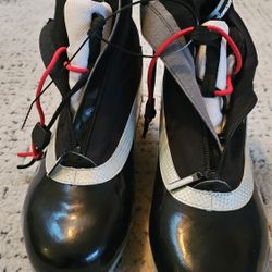 Atomic XCruise40 nordic cross-country ski boots, size 10.5US