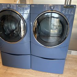 Kenmore Elite Washer And Gas Dryer On Pedestals 