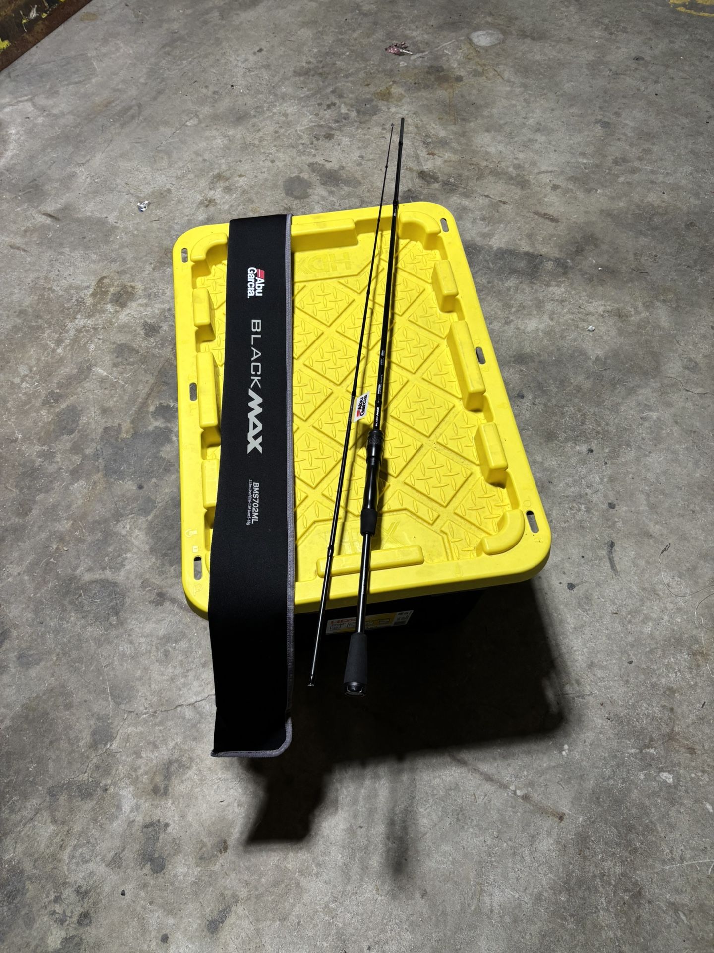 New Abu Garcia Black Max spinning rod ( 7ft)