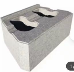 Concrete retaining wall block