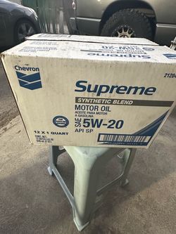 Chevron Supreme 5W-20 Synthetic Blend Motor Oil